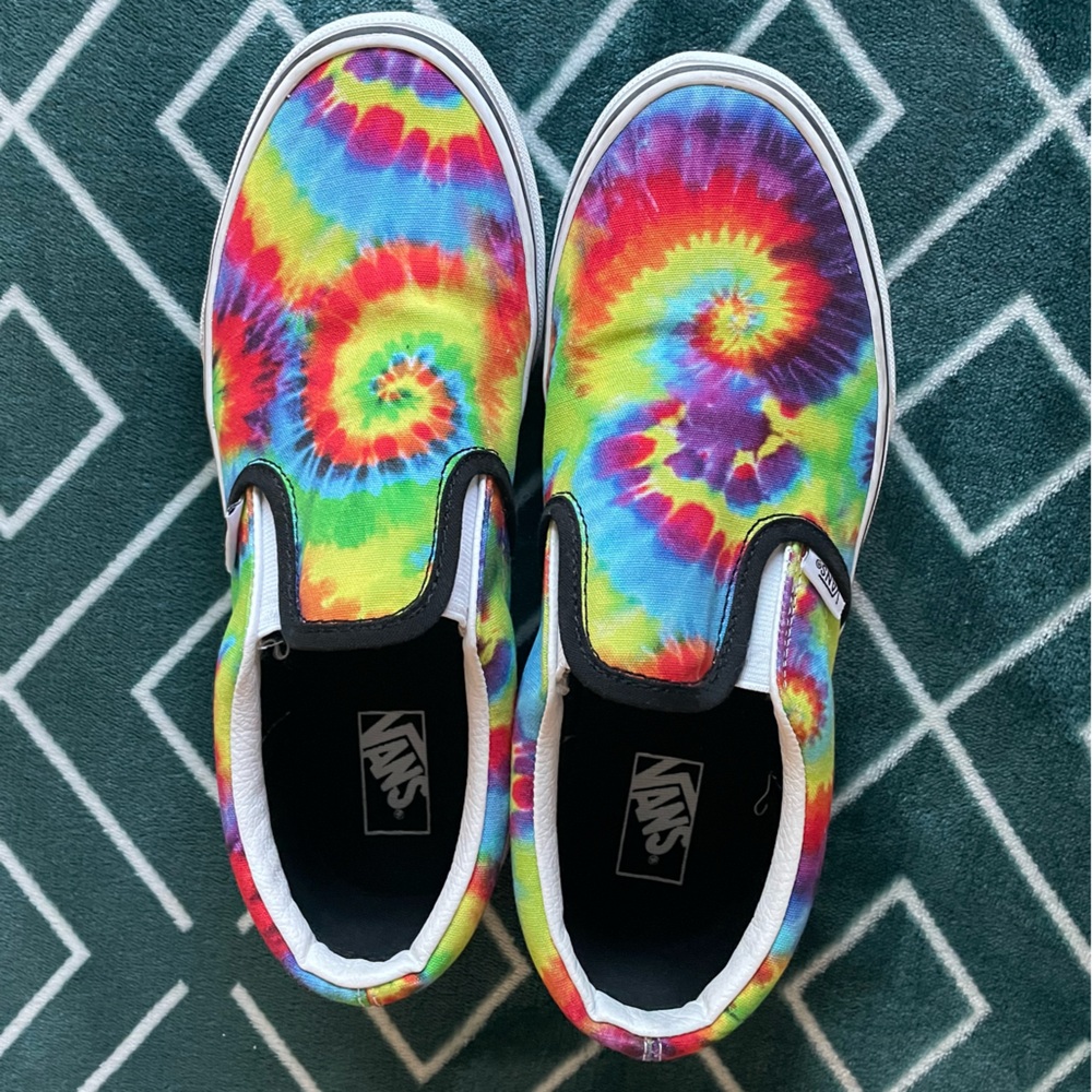 Vans Slip On Sneakers tie dye size 8.5 / 7 junior